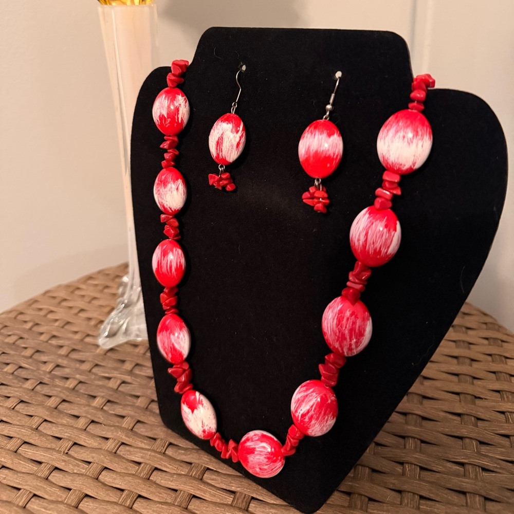 Vintage Red and White Beaded Necklace and Earring Set - Picture 2 of 3